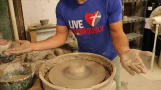 5 steps to CENTERING CLAY on the wheel!...for beginners