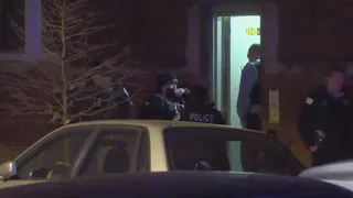 Man shot by off-duty police officer during Albany Park home invasion