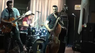 The Houndogs '' Guitar Boogie ''@ Rockabilly Railhouse