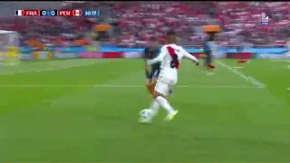 Paolo casi anota con esta jugada | Perú vs Francia