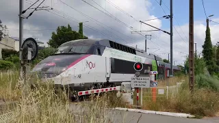 TGV InOui au passage à niveau de Kerampéré (Brest)