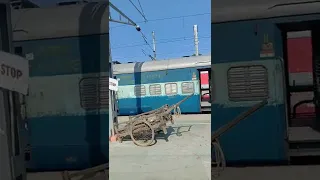 15613 Guwahati - Murkongselek  Lachit Express...