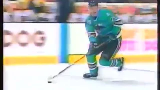 Viktor Kozlov's goal vs Bruins (18 nov 1996)
