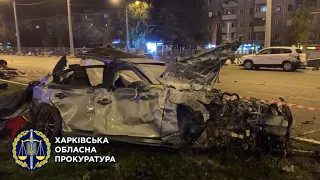 Відео з місця ДТП в районі перехрестя проспекту Гагаріна та вулиці Одеської у м. Харкові