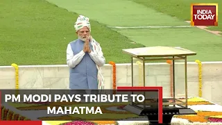 Independence Day 2022: PM Modi Pays Tribute Mahatma Gandhi At Rajghat Ahead Of Speech From Red Fort