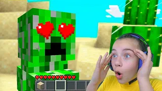 ПРИРУЧИЛА питомца КРИПЕРА в MINECRAFT!