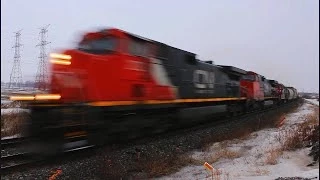 VERY FAST! CN freight doing 68 MPH !