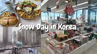 SNOW DAY IN KOREA ❄️🇰🇷 Brunch in Korea + Daiso Shopping 🛒