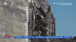 Napoli, crollo al cimitero: bare sospese nel vuoto - La Vita in diretta 18/10/2022