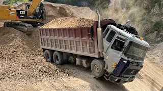 Overload trucks | Pozzolan MINING |S2•E12 #kenworth #peterbilt #truck