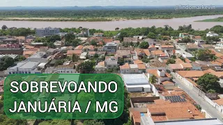 Cidade de Januária MG e Rio São Francisco Vista do alto. By Kevin