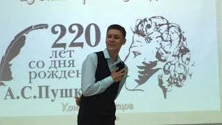 Юбилейное В  Маяковский читает Владимир М