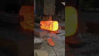 Forging high-temperature iron cylinders into rectangular iron blocks| Amazing heavy duty forge video