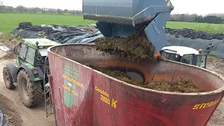 Feeding Dairy Cows with a Deutz Fahr