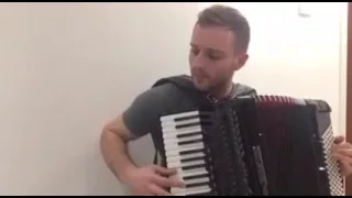 Enrique Iglesias  - Bailando - ACCORDION COVER