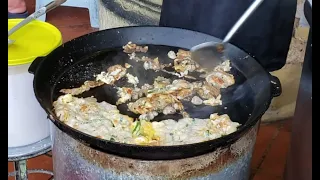 Malaysia Street Food : Penang Oyster Omelette 蚝煎