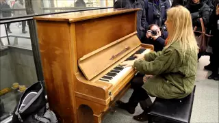 Valentina Lisitsa: Liszt La Campanella, Saint Pancras Station, London