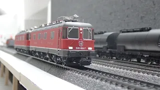 Re 620 electric locomotive in double traction