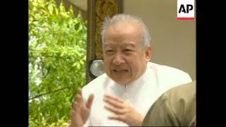 CAMBODIA: KING SIHANOUK OFFERS TO MEDIATE BETWEEN WARRING FACTIONS