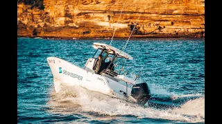 Veitch 23 centre console fitted with a Seakeeper