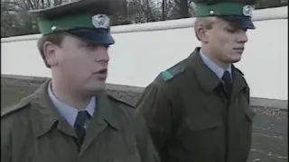 Grenzdienst an der Mauer im November 1989