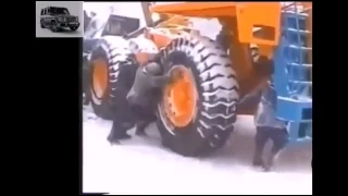 ОГРОМНЫЙ Грузовик, приколы и курьёзы Белаз Trucks jokes and funny things Belaz 2016