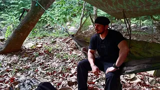 ACAMPEI SOZINHO COM TARP E REDE NA BEIRA DO RIACHO - Banho na cachoeira.