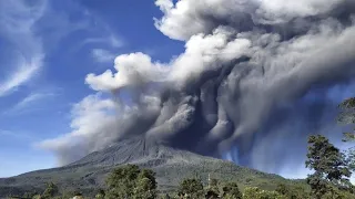 Вулкан Синабунг проявил очередную активность #Sinabung #volcano #eruption