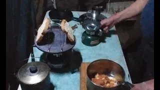 camp cooking with my coleman 502 and 533 stoves