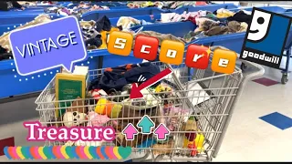 AMAZING Day Today at the Goodwill Bins | THRIFT WITH ME for Vintage Treasures to Resell 🤑🤑