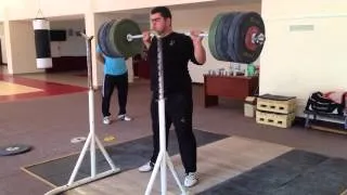 RAW 300kg/660lbs Back Squat @19yrs