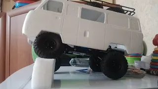 Man built very realistic RC 1:12 UAZ 452 ,, BUHANKA,, for his son.