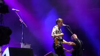 Franz Ferdinand - Walk Away @ Rock En Seine