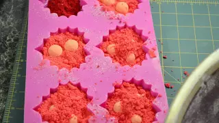 How To Make Bath Bombs Using A Silicone Mold : Twisted Desire