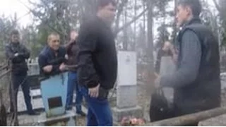 Похоронные разборки: могильщики обложили данью кладбища в Челябинске