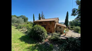 CD982 Monte Castello di Vibio: restored farmhouse with lush garden and pool