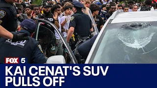 Kai Cenat's SUV pulls away from NYC crowd