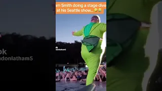 Sam Smith stage dive FAIL!