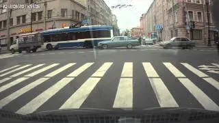 Нарушил под носом у ДПС, они жертву не упустили...