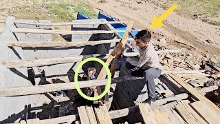 Building the roof of the house with boards. 🏠 Sakina's love 🤰 for Ali in the mountains.