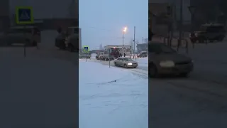 Столкновение пяти автомобилей на перекрестке в Долинске. Вечер 4 февраля