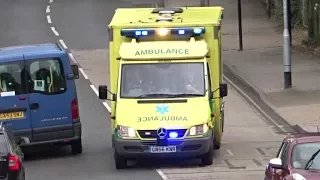 Old Ambulance responding - Siren and loads of horns!