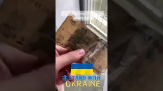 Throwing away Russian 10 Ruble note ￼