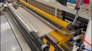 Автоматическое оборудование для производства туалетной бумаги и бумажных полотенец.