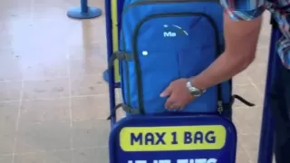 Ryanair cabin luggage gauge test with Cabin max