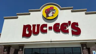 New Yorker Explores Buc-ee's for the First Time (Katy, TX)