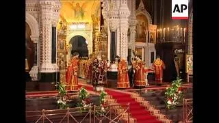 Putin, Medvedev attend Easter service