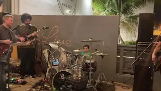 6 years old drummer boy playing sweet child o mine by GNR