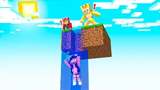 CASI NADIE SOBREVIVE PONIENDO EL AGUA en MINECRAFT 1 BLOQUE 😬 Sandra Cires Play ft LovelyEla y Lyna