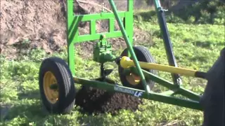 HOYADORA DE ARRASTRE CON LEVANTE HIDRÁULICO METALURGICA LF